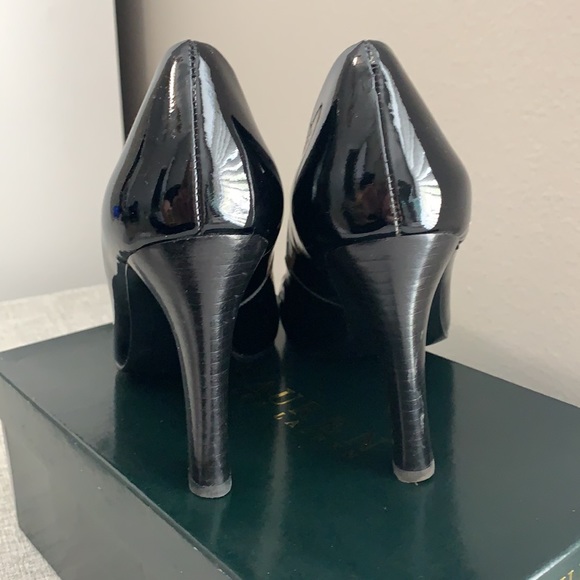 Lauren black patent heels. 9. - Picture 3 of 8